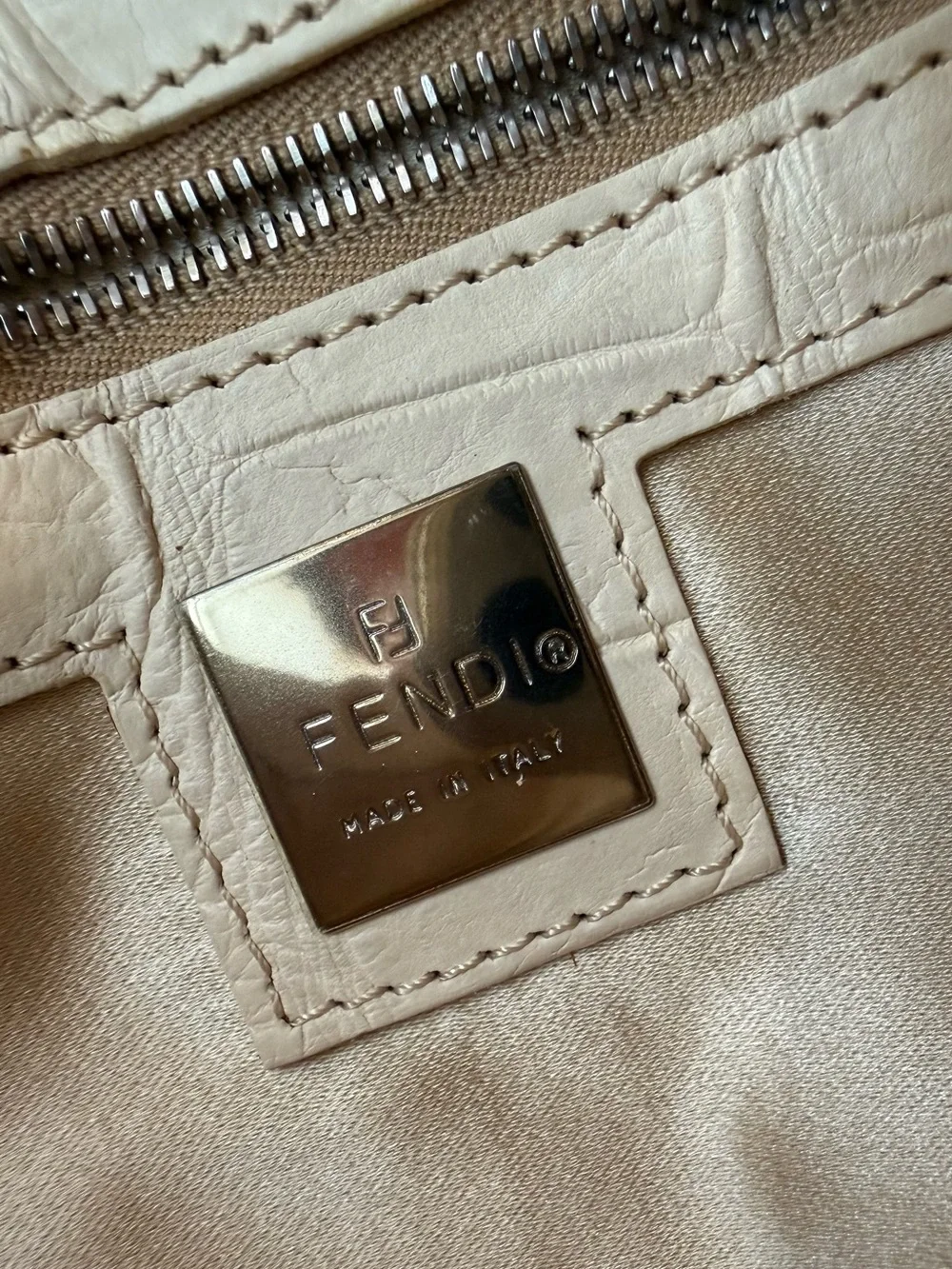 Fendi Baguette Mother-of-Pearl Vintage Glitter Shoulder Bag - Picture 9 of 15